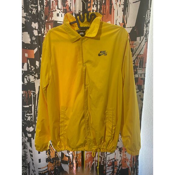 Nike SB Electric Yellow Button Snap Windbreaker Jacket Size Medium - Picture 1 of 8